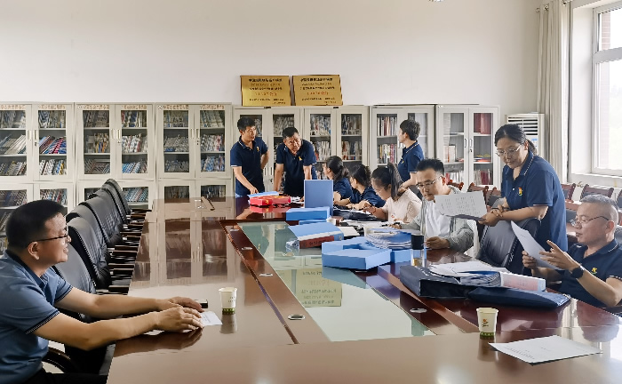 在平吉堡第六奶牛场四互检查2.jpg 在平吉堡第六奶牛场四互检查2.jpg